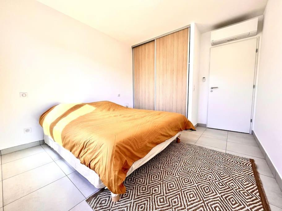 Appartement Neuf Avec Terrasse Saint-Florent  Bagian luar foto